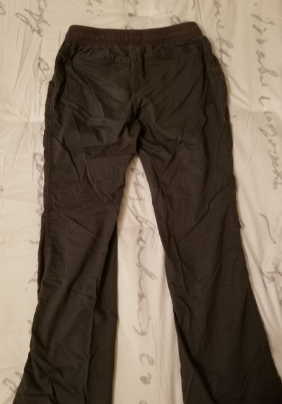 Old Navy Low Rise Maternity Pants - Picture 4 of 5